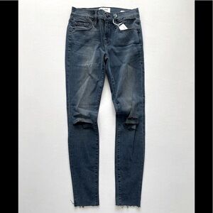 NWT Frame Denim Le Skinny de Jeanne Frayed Hem